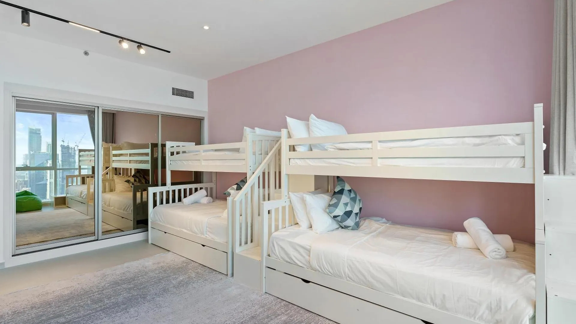Ferrari Inspired Modern 3Bhk With Maids Room And Full Sea View Dubai