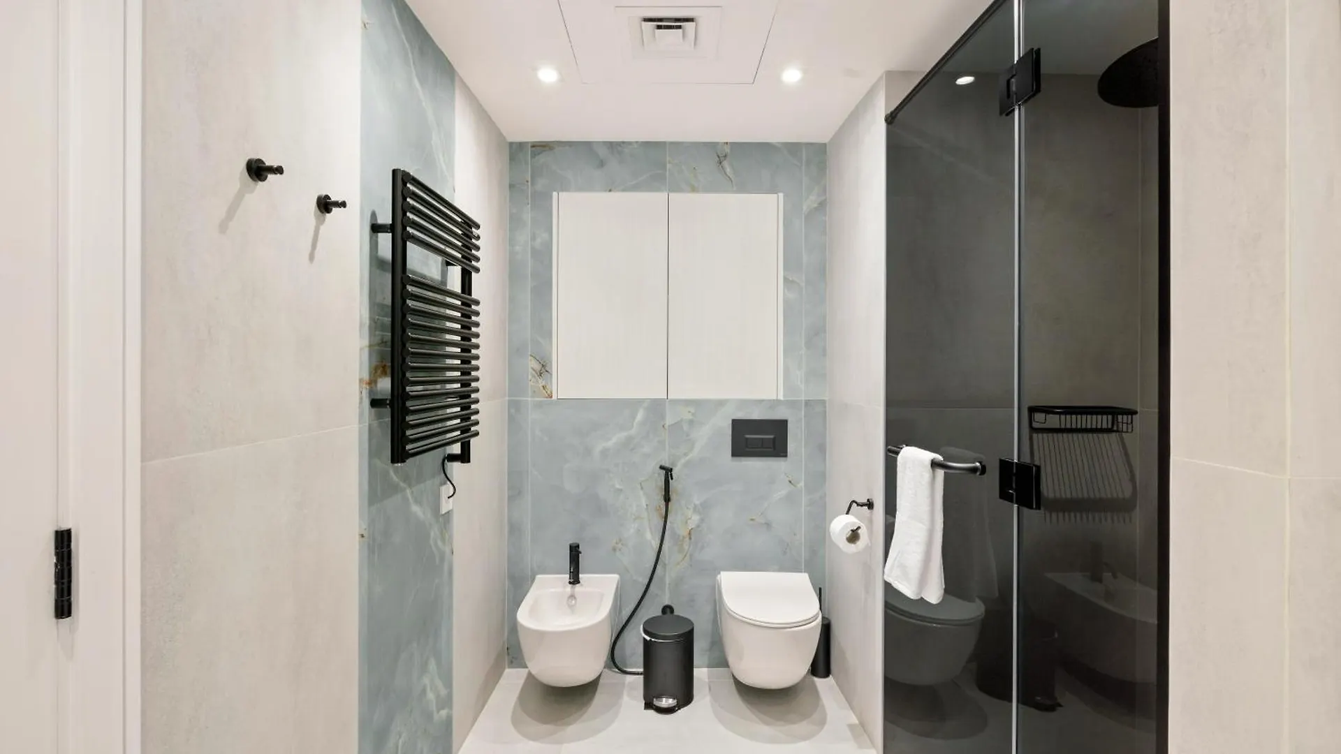 Ferrari Inspired Modern 3Bhk With Maids Room And Full Sea View Dubai